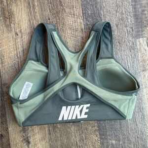 Nike Shape Women's High-Support Padded Zip Front Sports Bra Women’s S Small